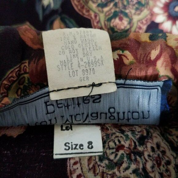 VINTAGE Norton McNaughton Pleated Skirt And Blouse With Floral Design 8P Petite - Picture 5 of 11